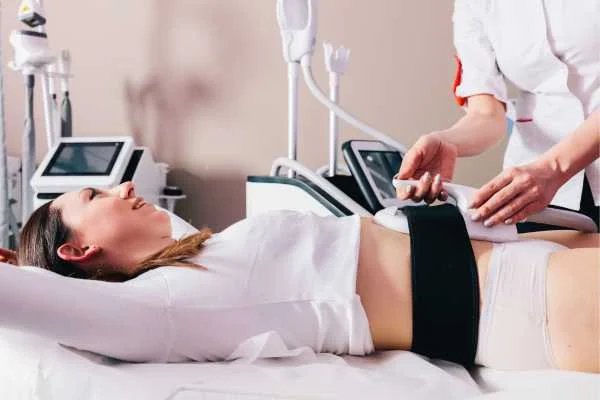 woman having body sculpting to help improve her body image and her mental health Edinburgh